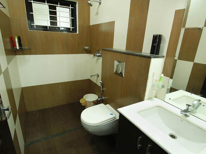 kerala home bathroom designs photo - 6