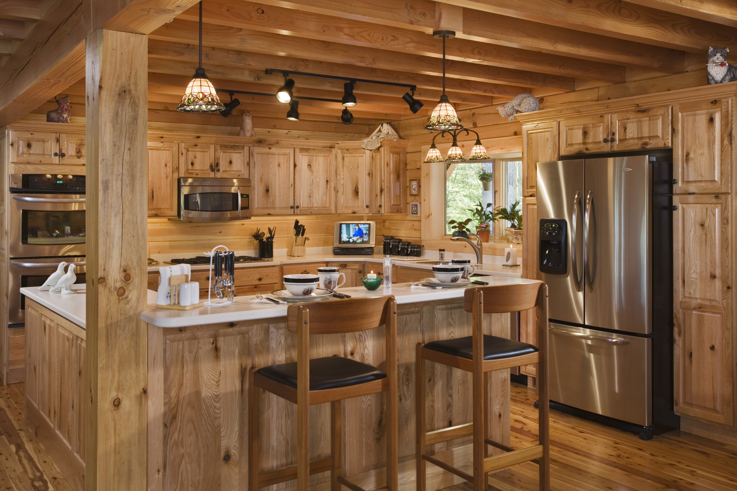 kitchen cabinet ideas for log homes photo - 6
