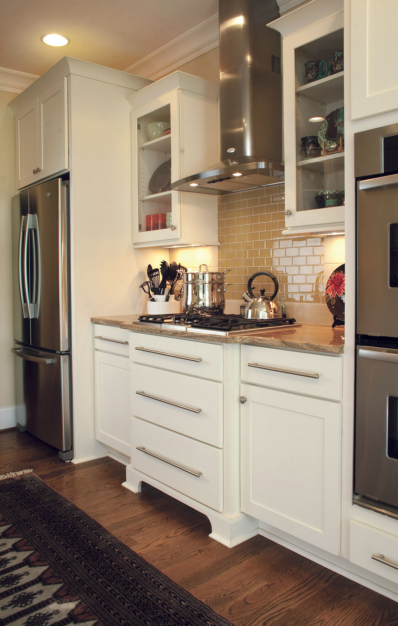 kitchen cabinet topper ideas photo - 10