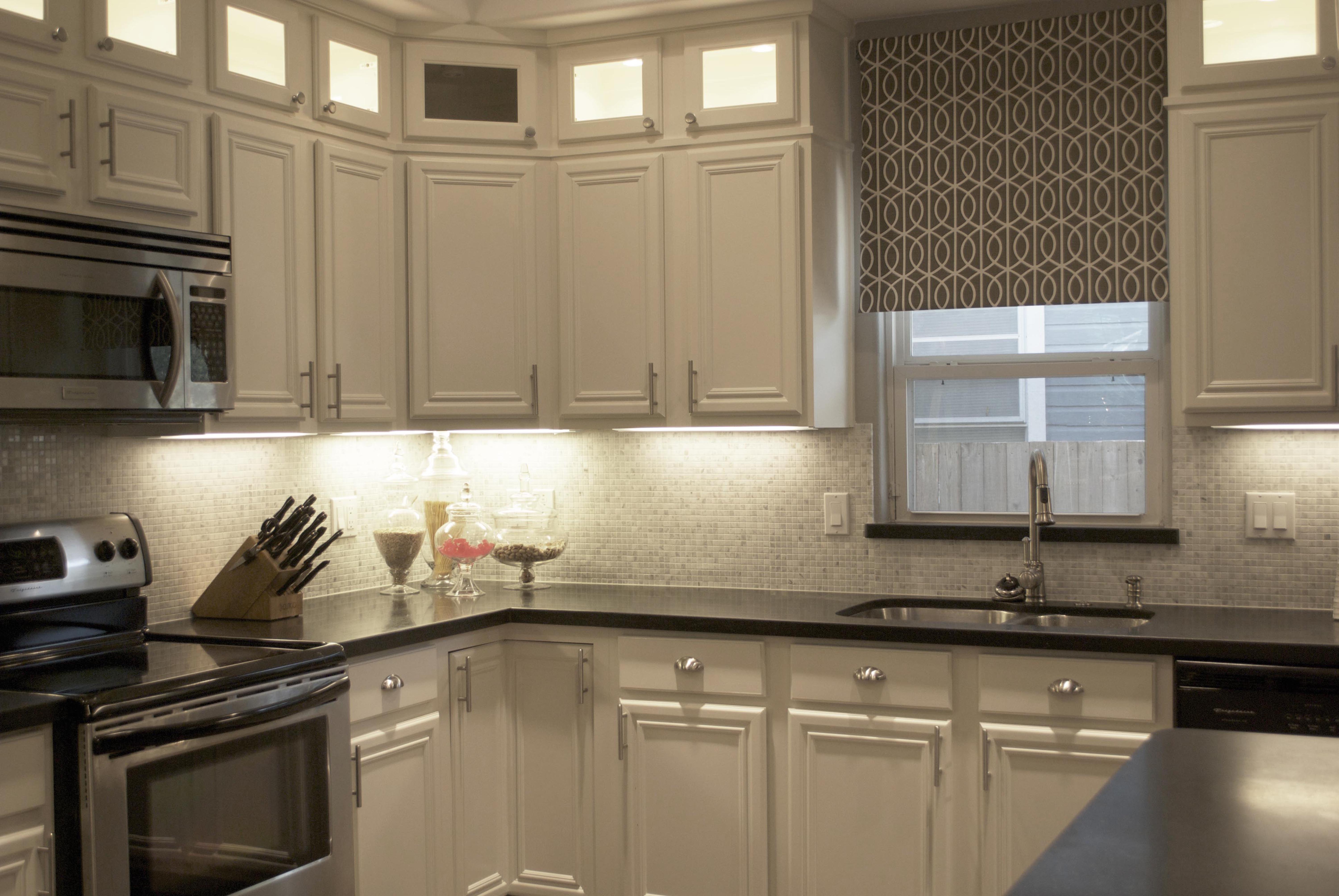 kitchen white cabinets backsplash photo - 4