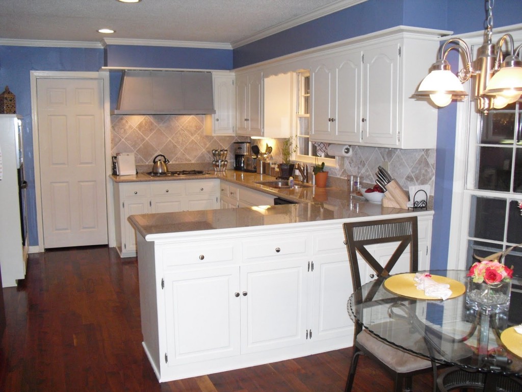 kitchen white cabinets blue walls photo - 9