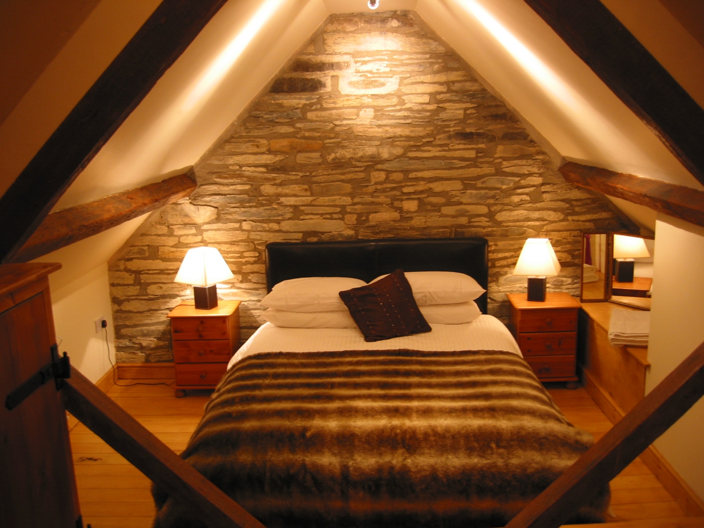 master bedroom attic design photo - 5