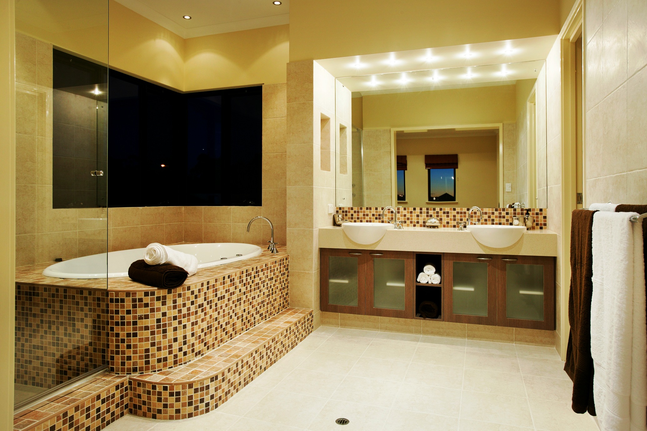 model home bathroom decor photo - 6