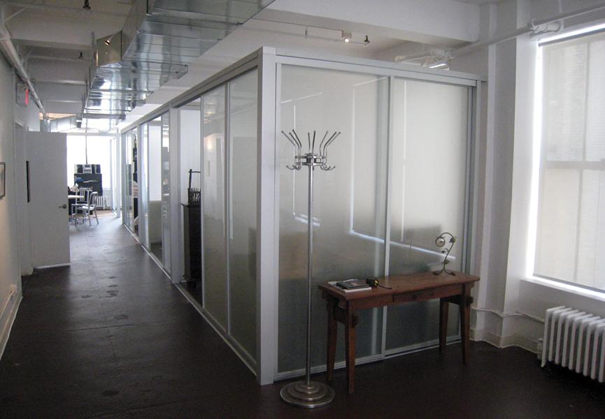 office partition glass walls photo - 2