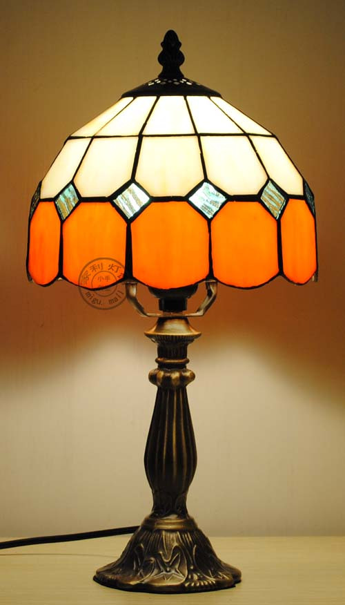 orange bedroom lamp photo - 10