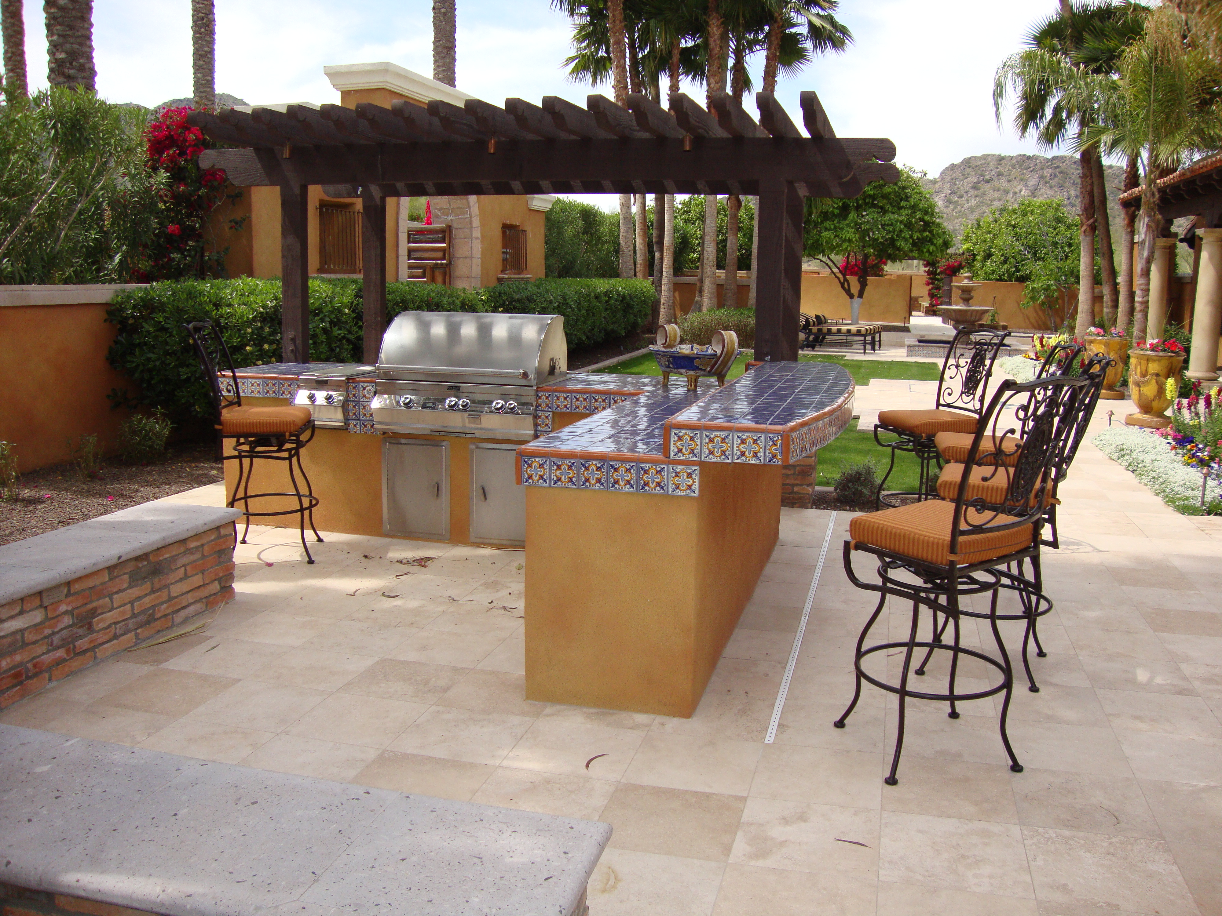 outdoor kitchen landscaping photo - 8