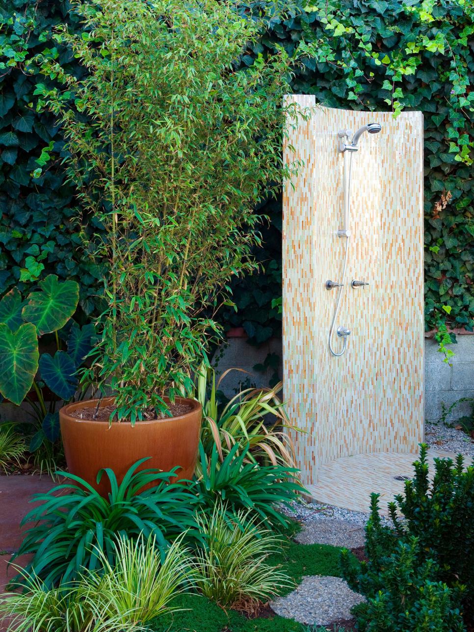 outdoor shower landscaping photo - 2