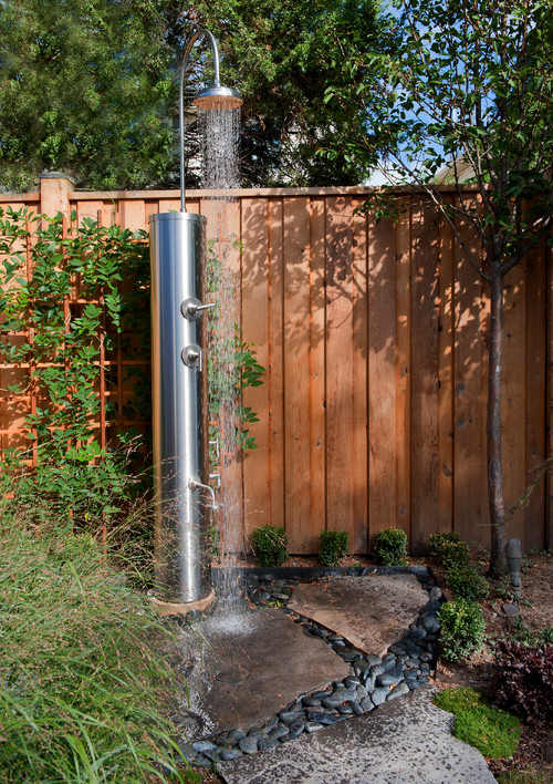 outdoor shower landscaping photo - 4