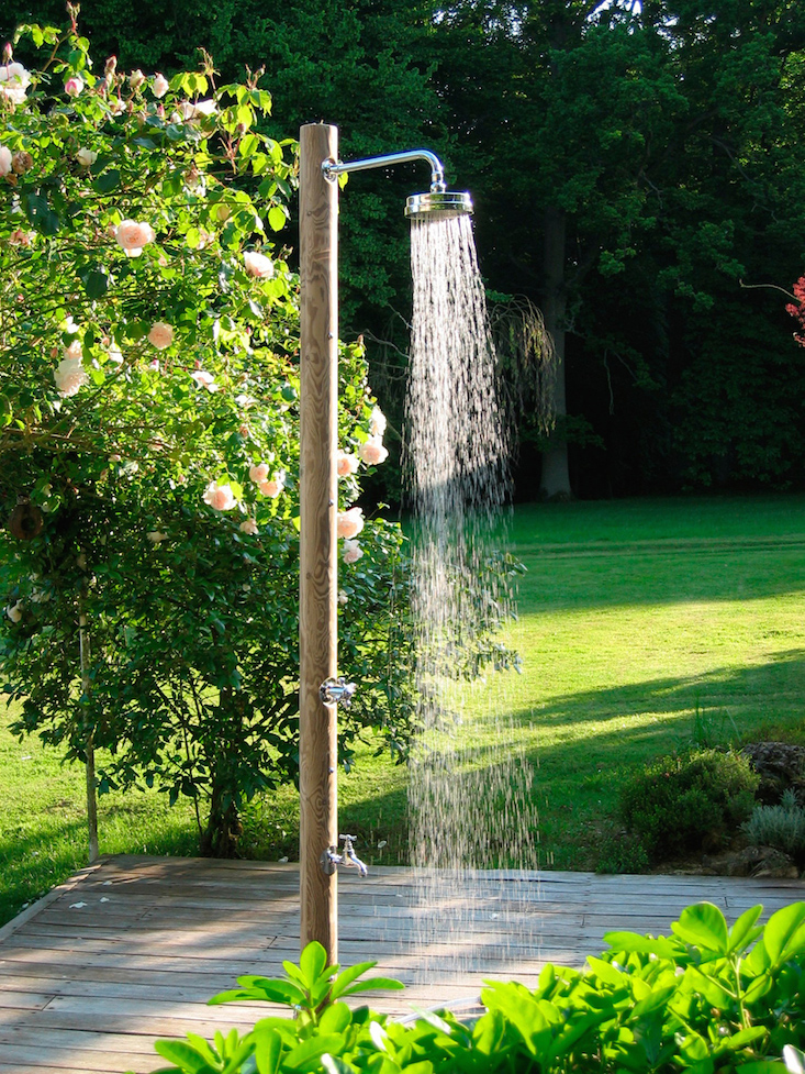 outdoor shower landscaping photo - 8
