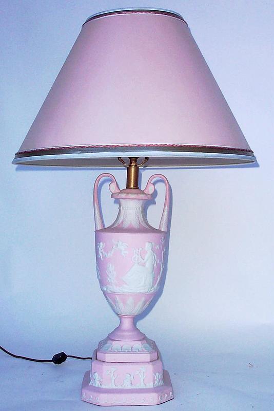 pink bedroom lamp photo - 5