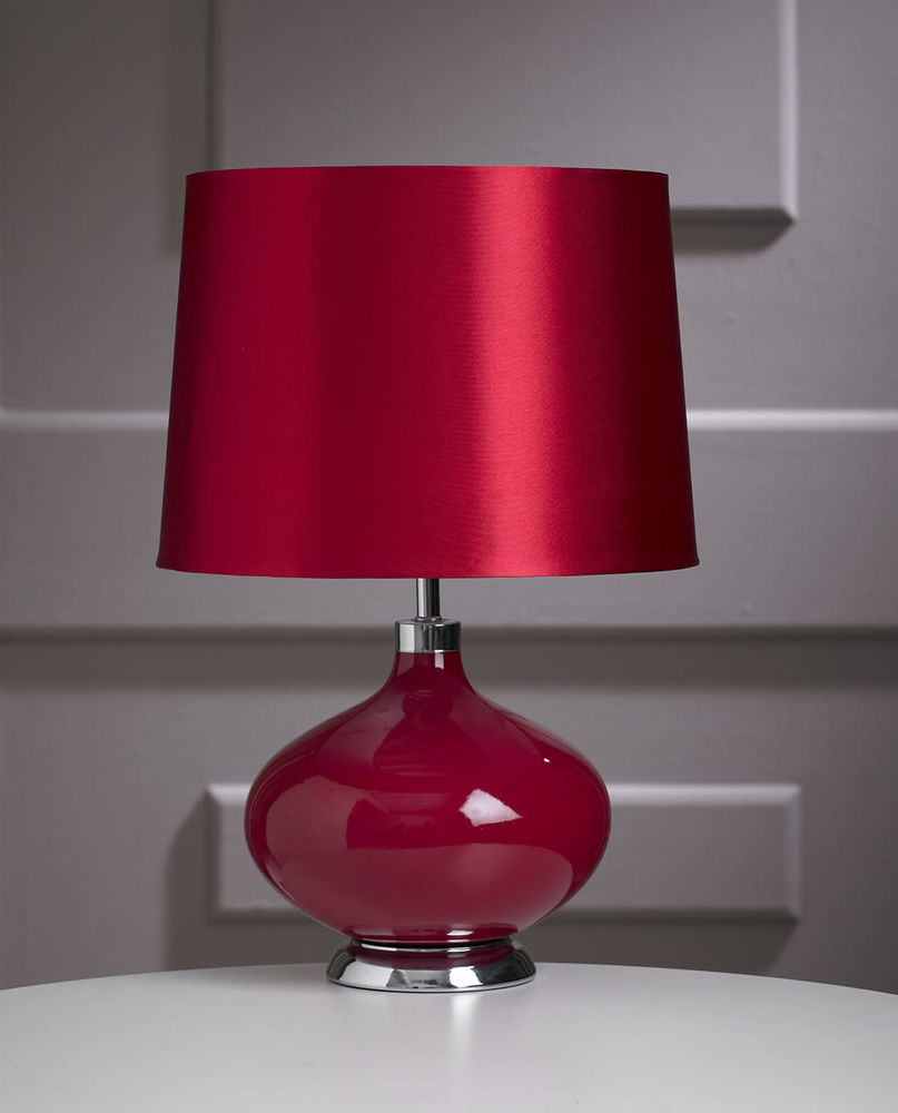red bedroom lamp photo - 1