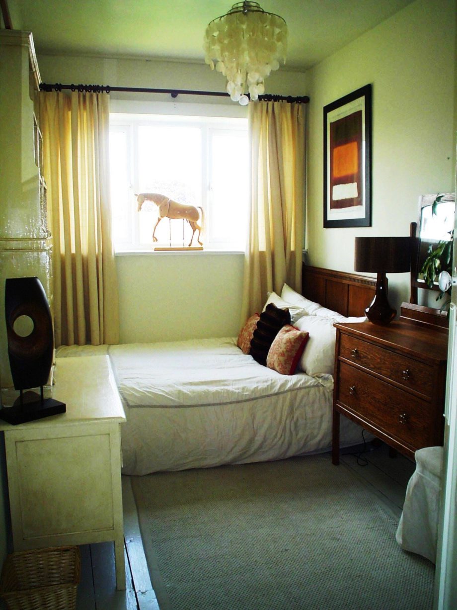 small bedroom furniture arrangement ideas photo - 4