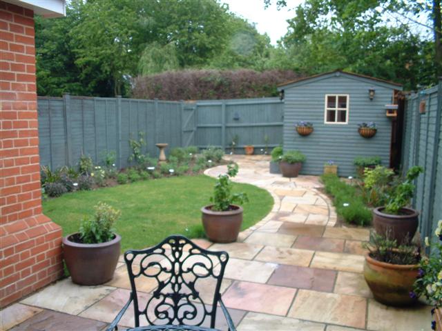 small easy maintenance garden ideas photo - 6
