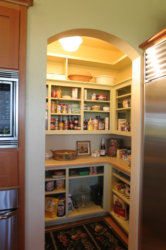small kitchen open pantry photo - 3