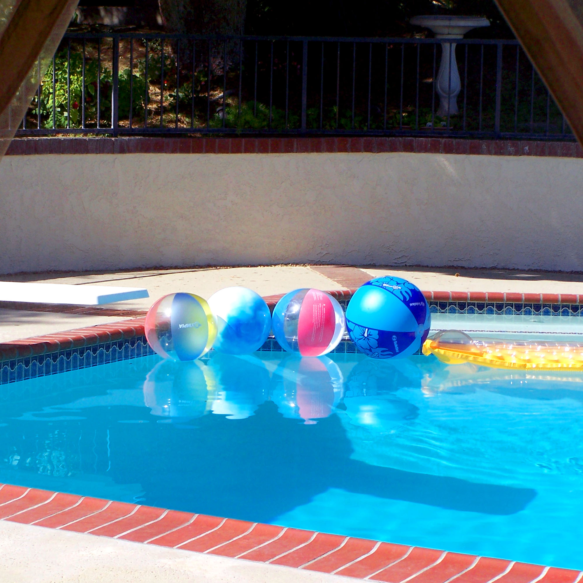 swimming pool birthday ideas photo - 10