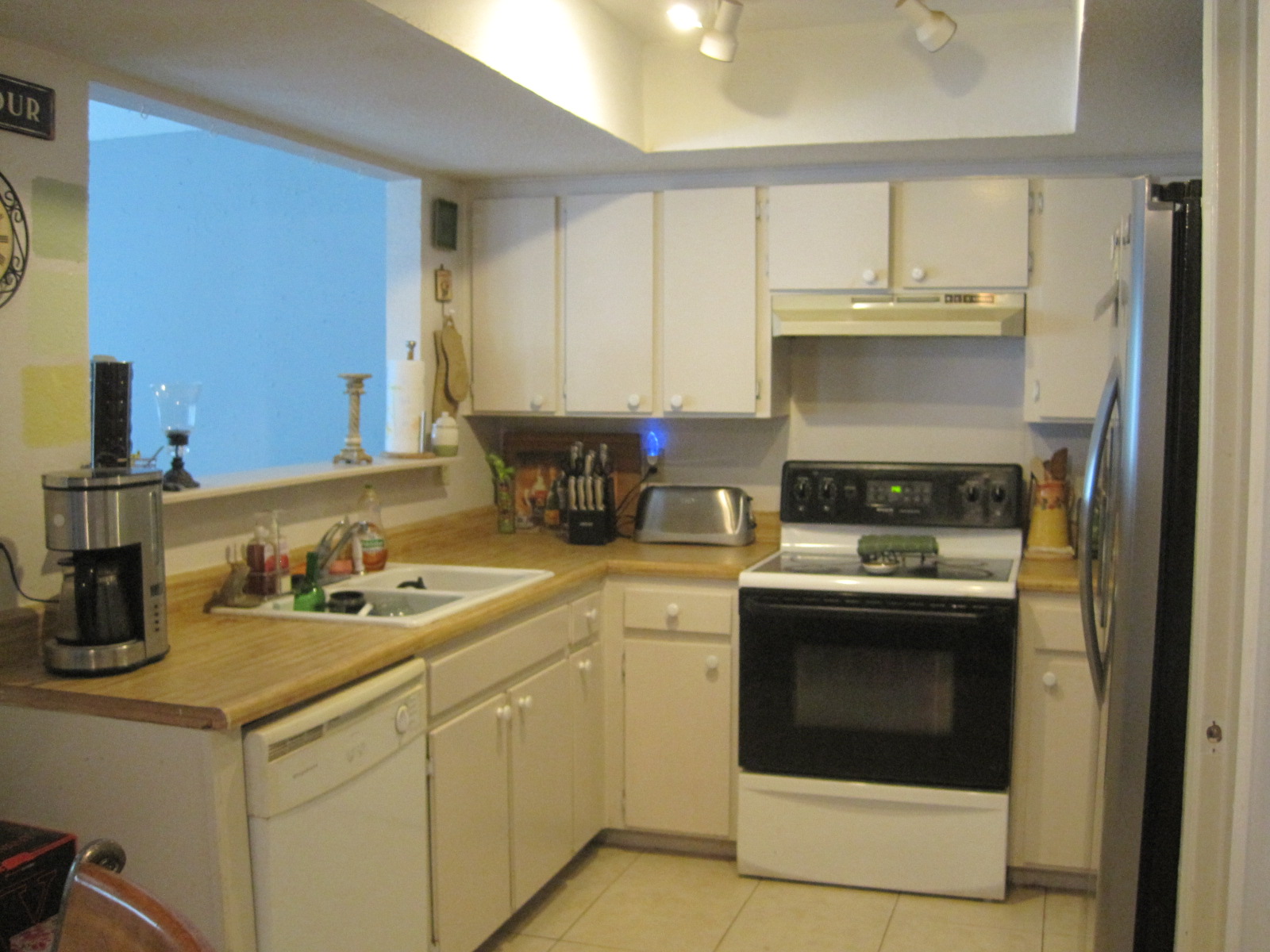this old house u shaped kitchen photo - 6