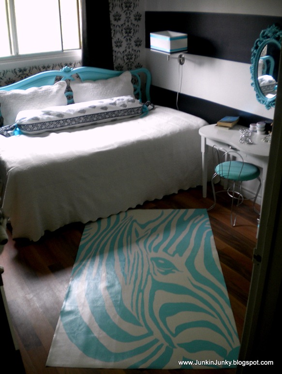 tiffany blue and black and white bedrooms photo - 8
