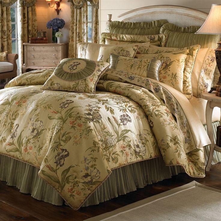 traditional bedroom comforter sets photo - 4