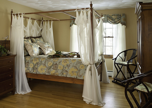 traditional bedroom curtains photo - 6