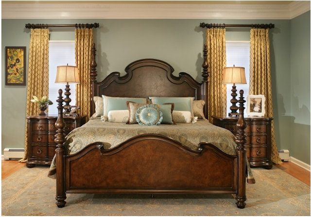 traditional bedroom layout photo - 9