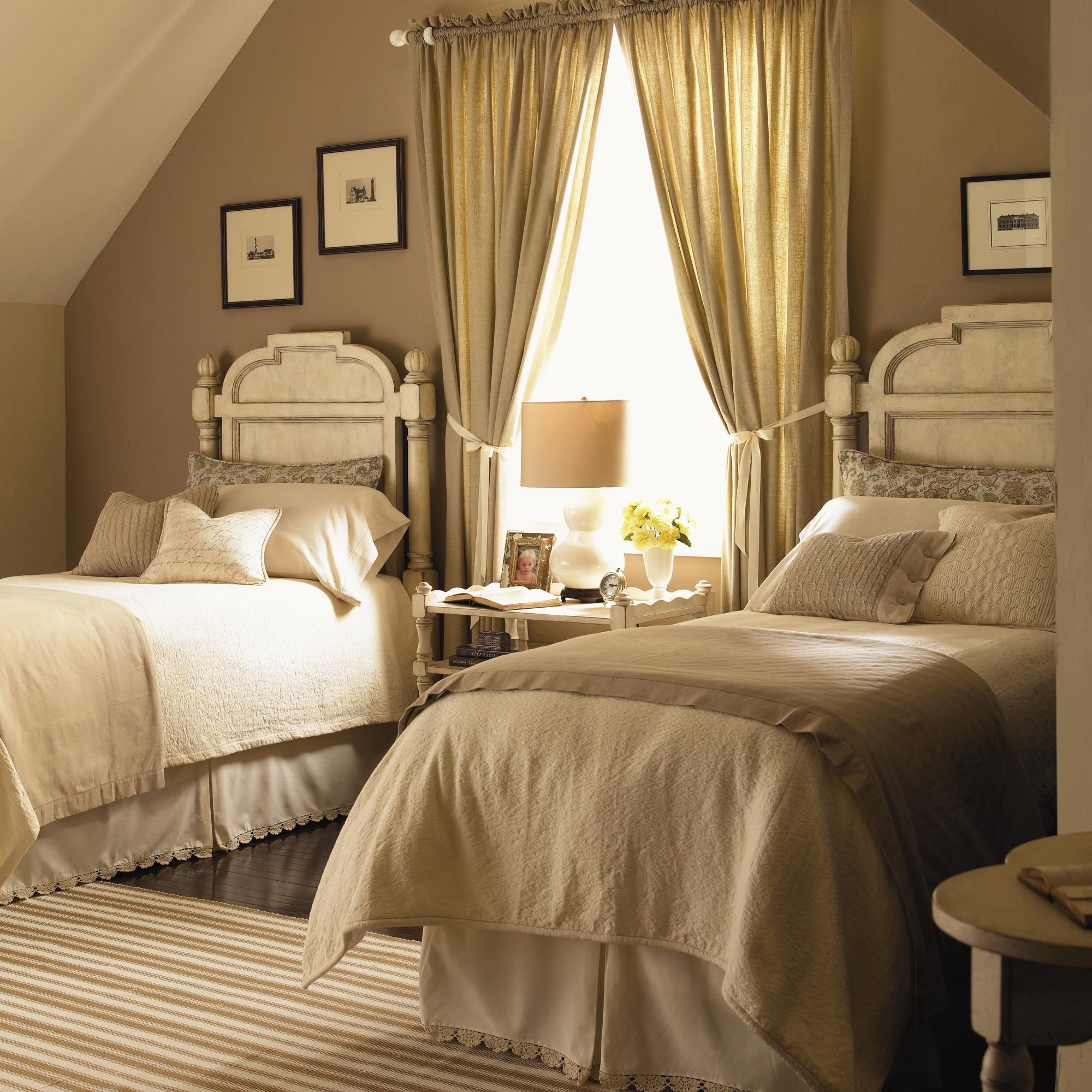 traditional guest bedroom ideas photo - 3