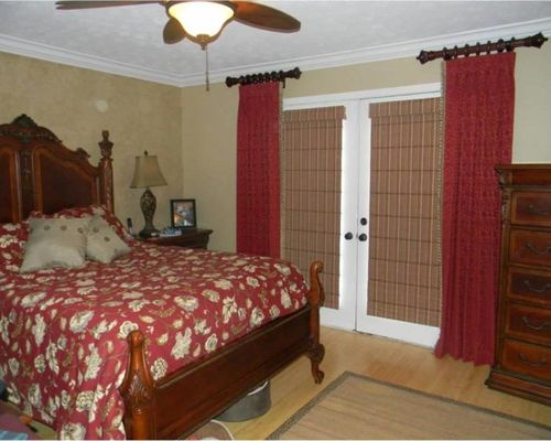 traditional red bedroom photo - 2