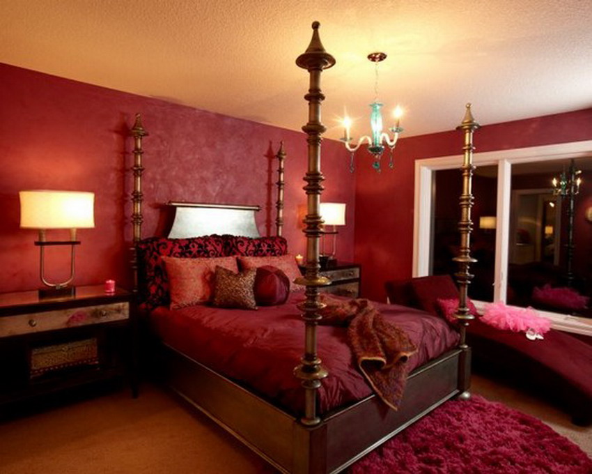 traditional red bedroom photo - 4
