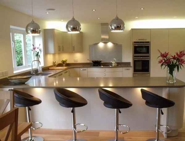 u shaped kitchen designs with breakfast bar photo - 3