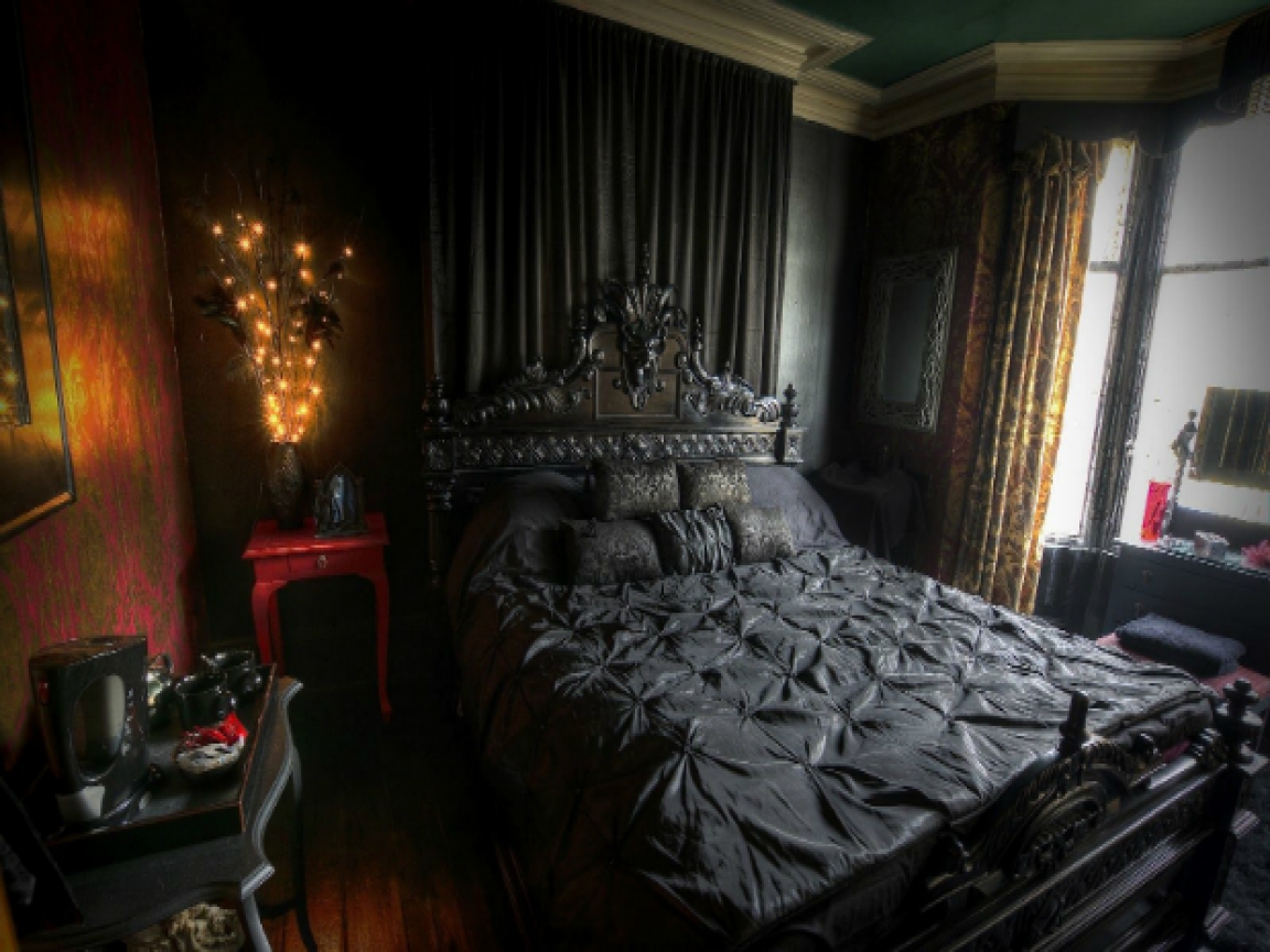 Dark Green Victorian Bedroom Decor