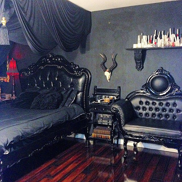 victorian gothic themed bedroom photo - 10