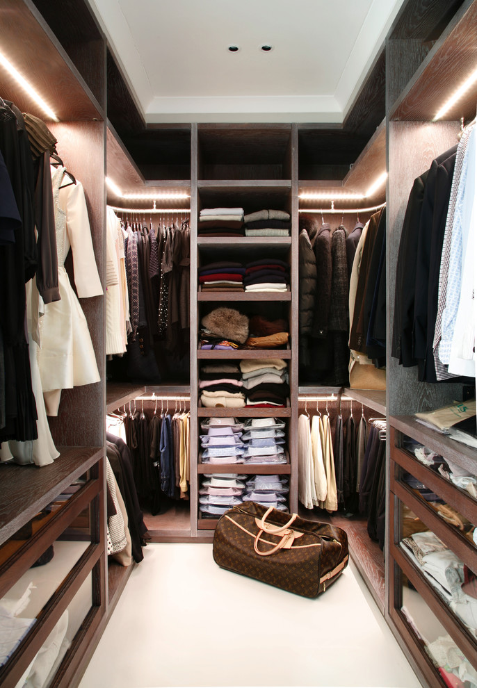 walk in closets by design photo - 8
