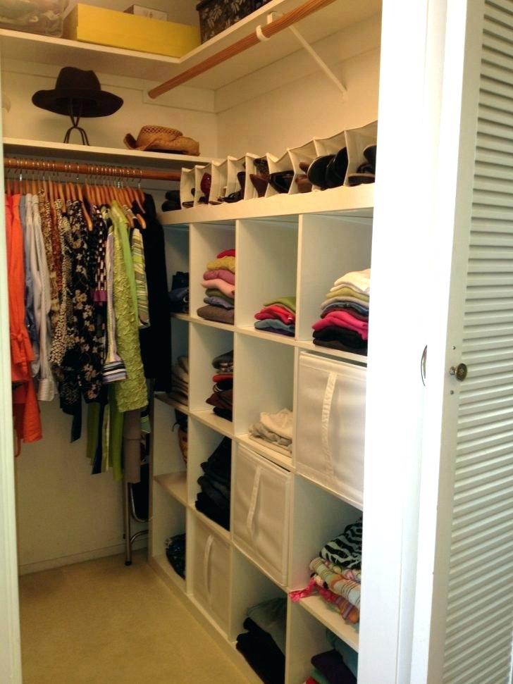 walk in linen closet design photo - 7