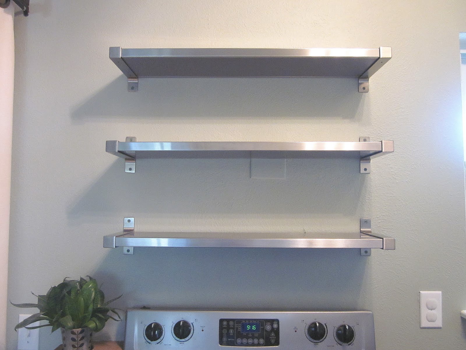 wall mounted shelves kitchen photo - 3