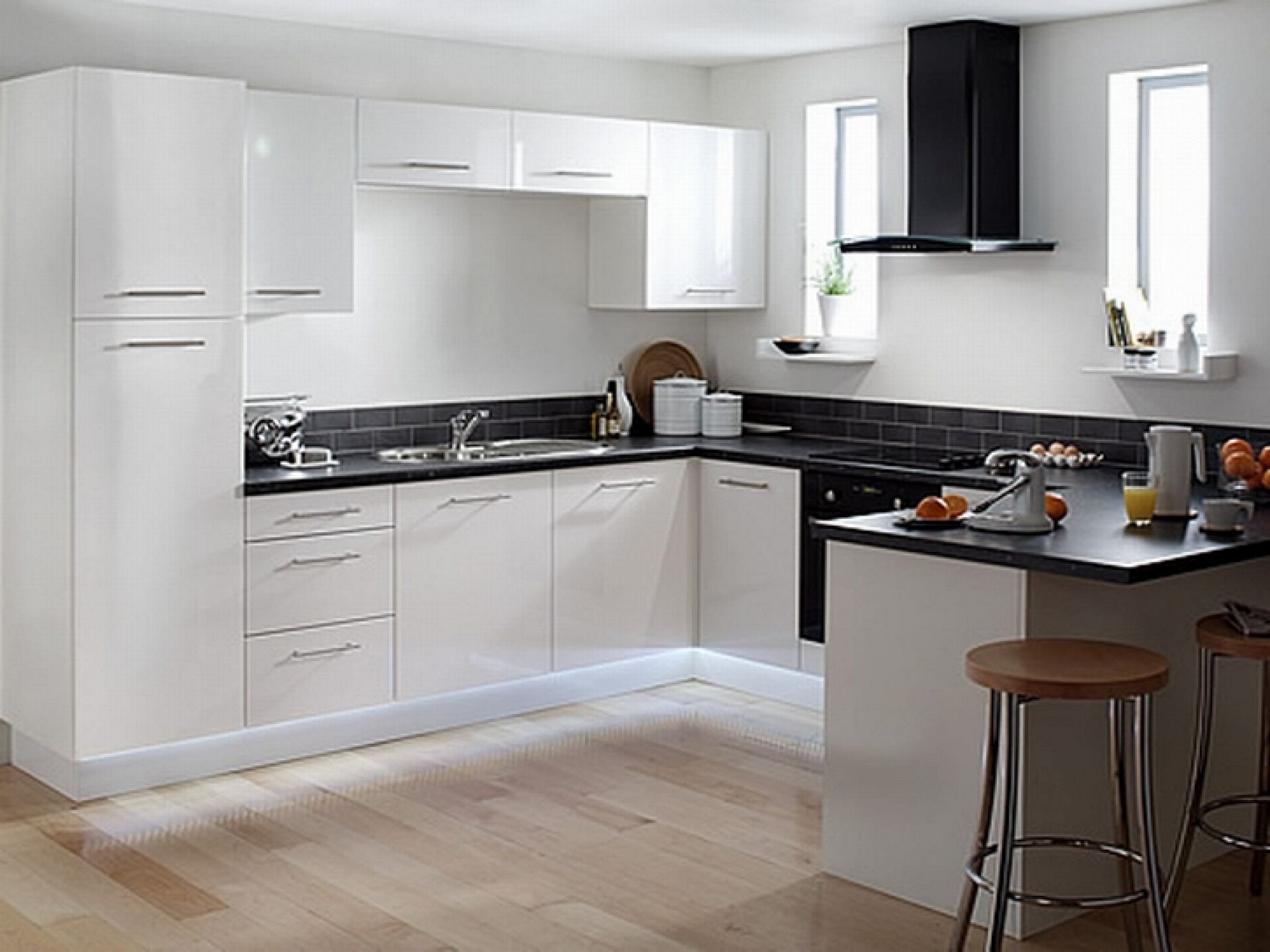 white kitchen cabinets design photo - 9