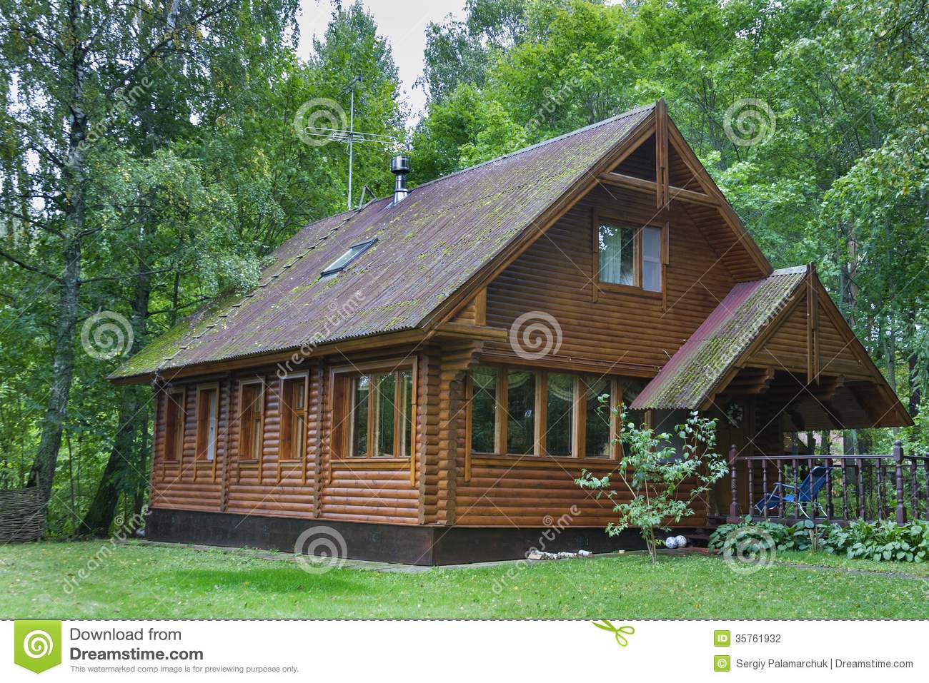 wooden country house photo - 4